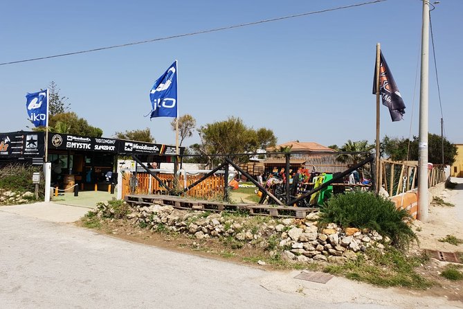 Semi-private kitesurfing course for beginners - A Typical 6-Hour Beginner Session: What Happens During the Day