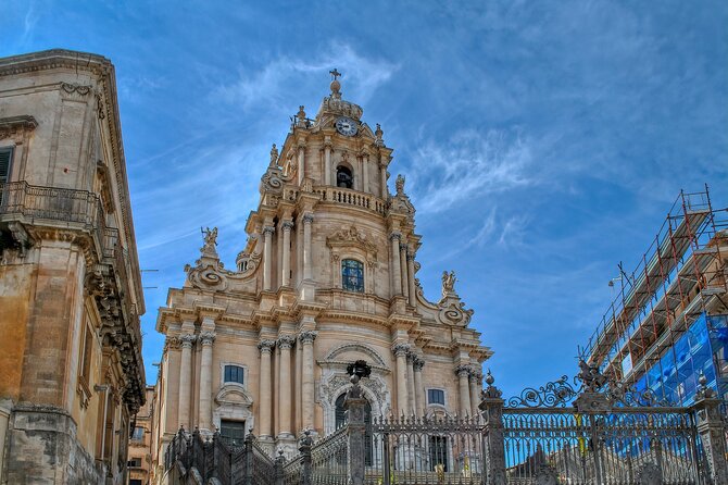 Shared Tour by Minivan or Car from Syracuse to Ragusa, Noto and Modica - Modica: lunch freedom, scacce, and a chocolate payoff