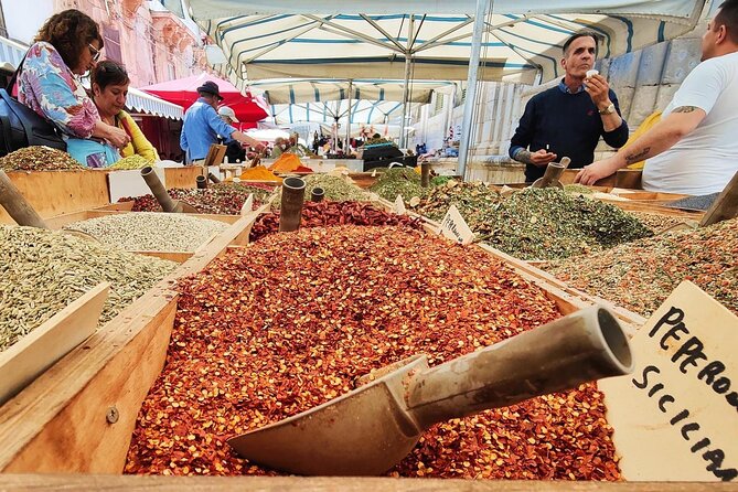 Sicilian Food tour and wine tasting in Ortigia in Syracuse - 3 to 4 tasting stops plus wine: how the flow usually works