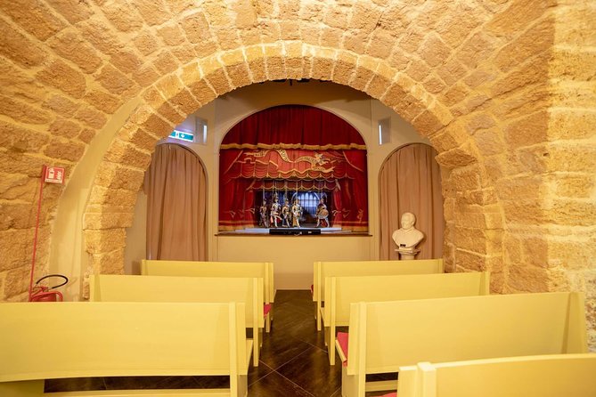 Sicilian puppets in Syracuse: show with behind-the-scenes visit - The Puppet Show: What Happens in the Theater (Even in Italian)