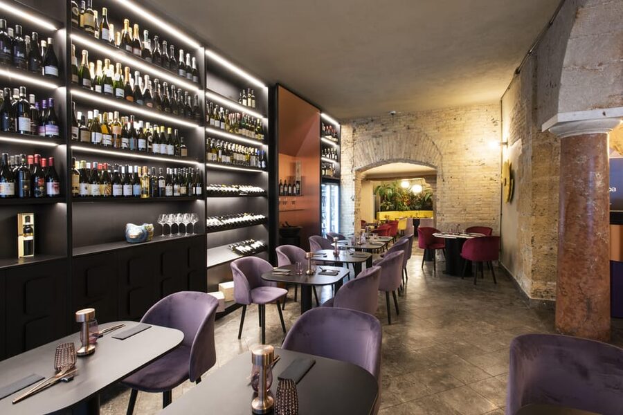 Sicilian wine tasting and hors d'oeuvres in an 18th century palace - Why an 18th-century palace makes this wine tasting feel different