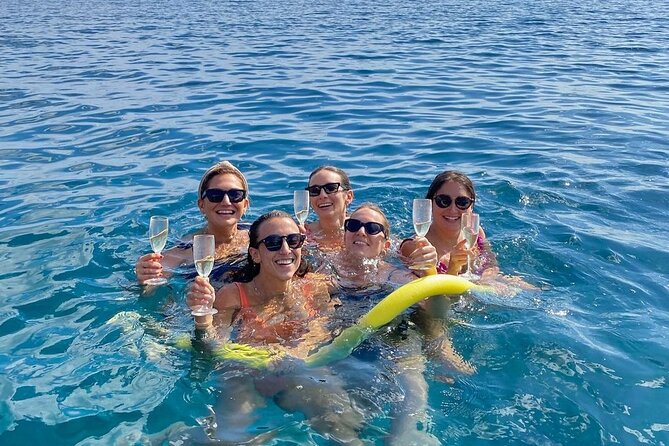 Sicilian wine tasting on the boat in Taormina - The 3-hour route: what you do at each coastline stop
