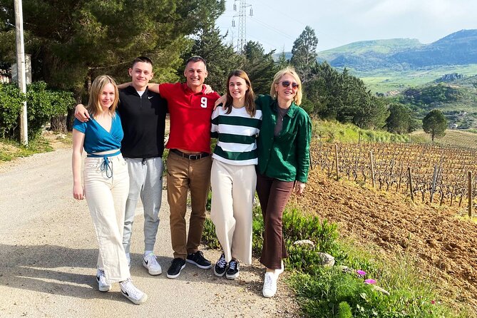Sicilian Winery Tour with Wine Tasting from Palermo - The Etna vs Piana degli Albanesi tasting: 4 organic wines with a point