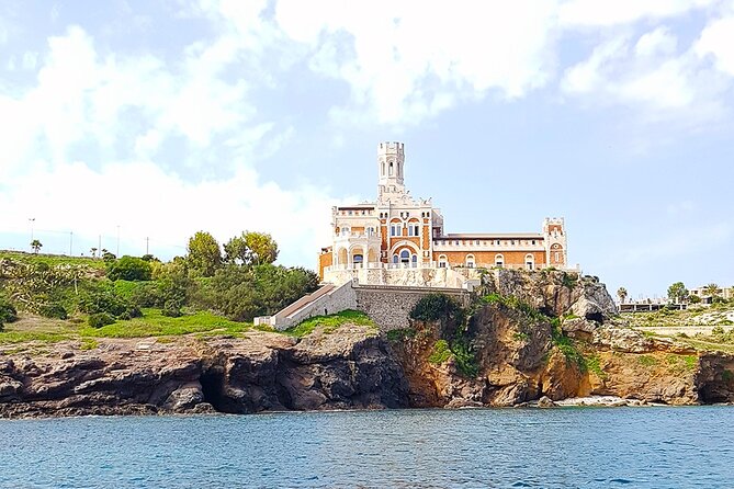 Sicily Boats Avola : half day boat Capopassero and Aperitif - Aperitif brunch on board: arancini, scones, fruit, and drinks that keep the mood up