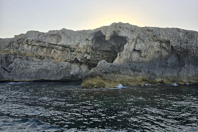 Siracusa Boat excursion island of ortigia and sea caves - The sea caves: what you’ll notice up close