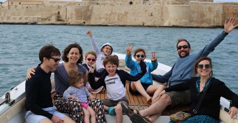 siracusa boat tour with visit to sea caves and ortigiaisland - Quick check-in and a short time from dock to water