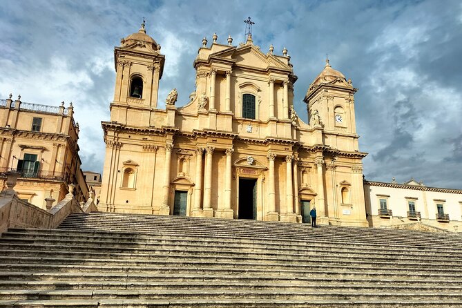 Siracusa & Noto: small group tour from Taormina - The driver-led style: tips, maps, and where the tour has limits