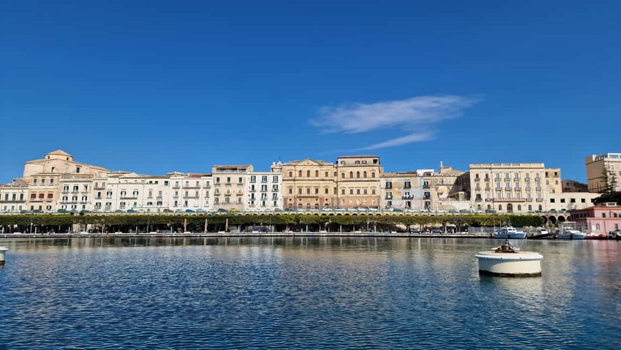 Siracusa: Ortigia & Sea Caves 1h Swim Stop, Prosecco & Fruit - The Swim Stop: How the Captain Chooses the Calm Spot