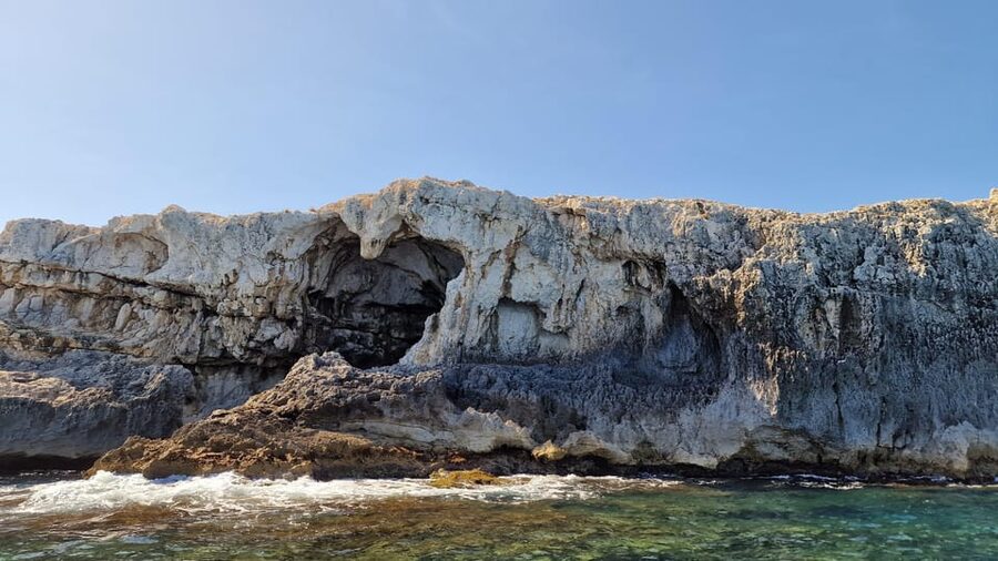 Siracusa: Ortigia & Sea Caves Boat Tour with Sunset Apertif - The sunset aperitivo: Prosecco, Sicilian bites, and perfect timing