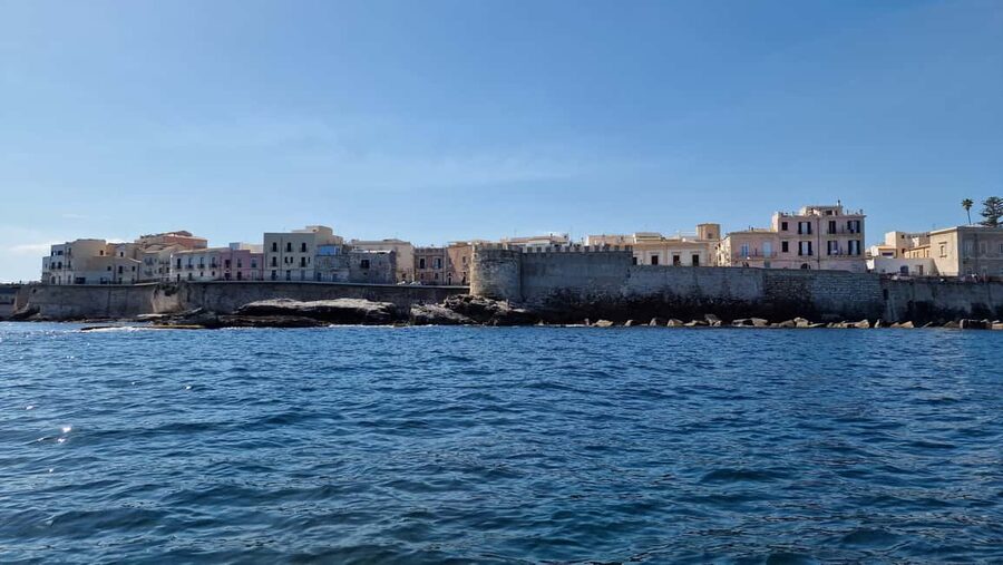 Siracusa: Ortigia +sea caves +fishing experience - Syracuse sea caves and swim stops: the part you’ll remember