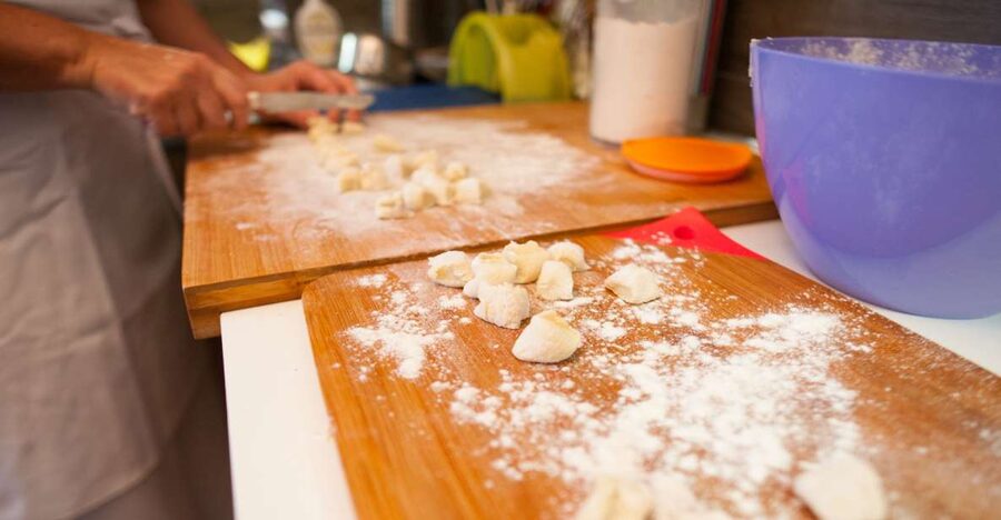 Siracusa: Pasta & Tiramisu Cooking Class at a Local's Home - Pasta and Tiramisu in a Siracusa Home: Why This Format Works