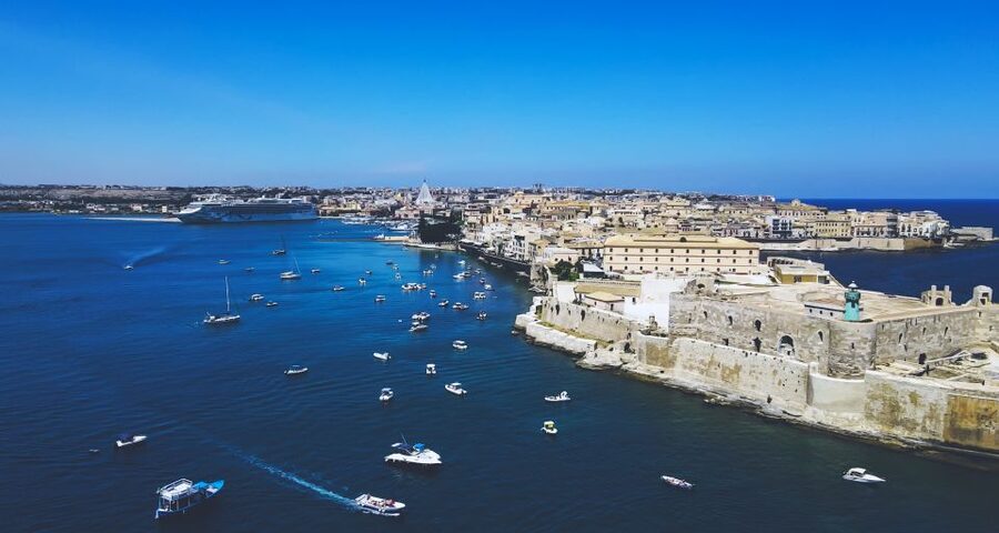 Siracusa: Private Boat Excursion to Ortigia with Prosecco - Why a Private Boat From Siracusa Feels Worth It