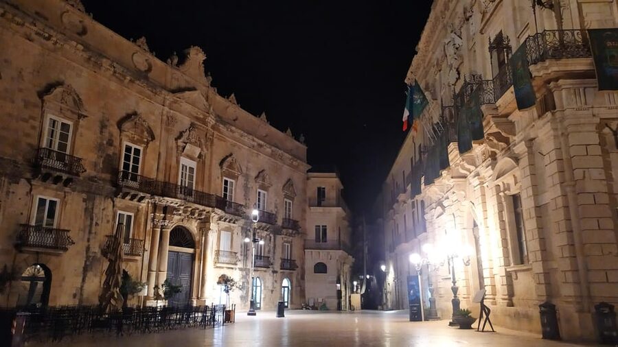 Siracusa Tour: Ortigia by Night in English - Practical tips so your night walk feels easy