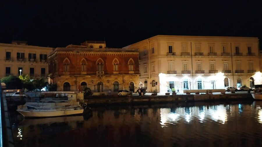 Siracusa Tour: Ortigia by Night in English - Should you book Ortigia by Night in English?