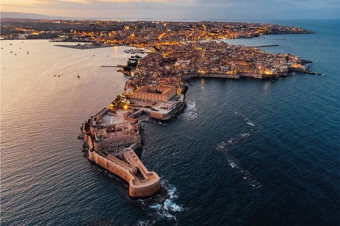 Siracusa Walking Tour with Audio and Written Guide by a Local - Start at the Mercato di Ortigia: market energy and Mediterranean crossroads