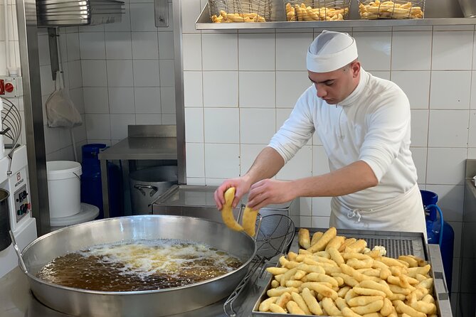 Street food tour of Catania by night - Meeting at Piazza del Duomo: what the 3-hour pace really feels like