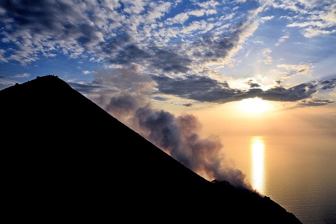 Stromboli: sunset trekking to Sciara del Fuoco - Ashàra - The 400-meter hike: route, pace, and photo moments that feel planned