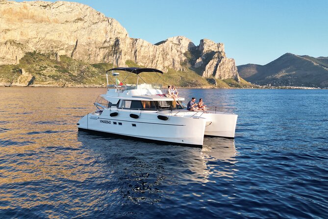 Sunset catamaran tour: Aperitif on the boat in Palermo - Getting on board at 5:30 pm: Porto della Cala to your first sip