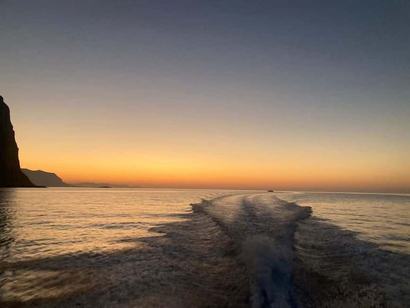 Sushi dinner on board at sunset at the Queen Cave - Sunset sailing out of Arenella: the real point of this trip