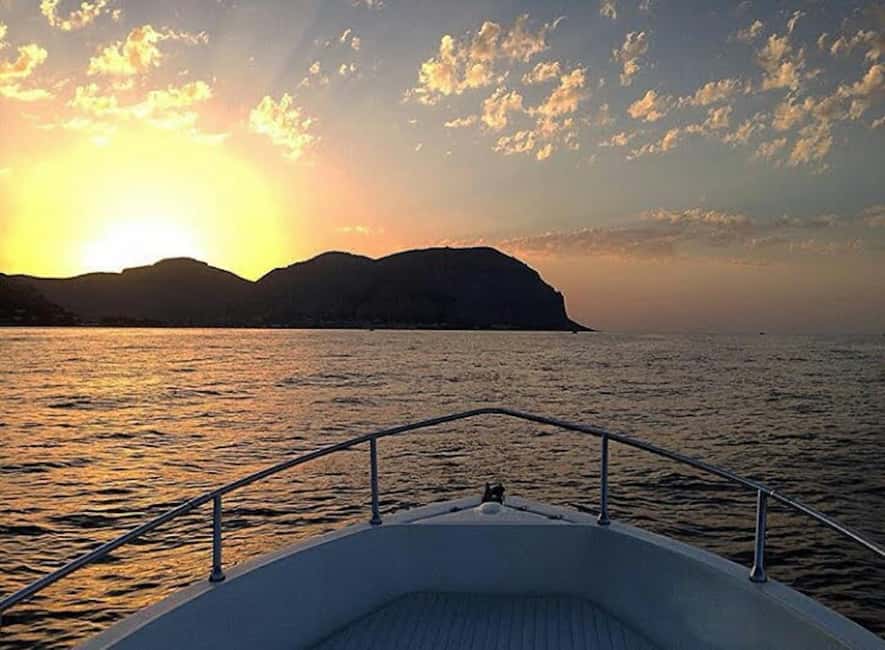 Sushi dinner on board at sunset at the Queen Cave - Getting to Scalo dell’Arenella, 66 without turning it into a project