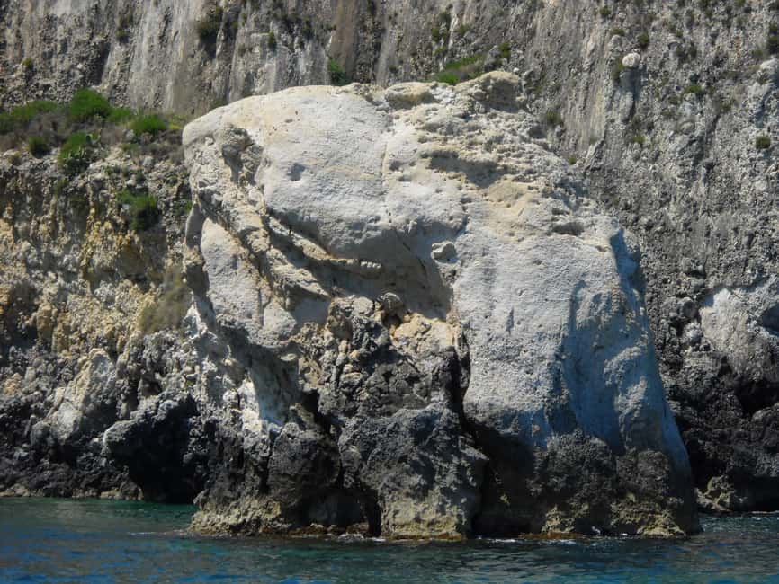 Syracuse: boat tour of sea caves and Ortigia, Papyrus Excursion - Fonte Aretusa and Local Legends: Fun Stories, Not a Classroom