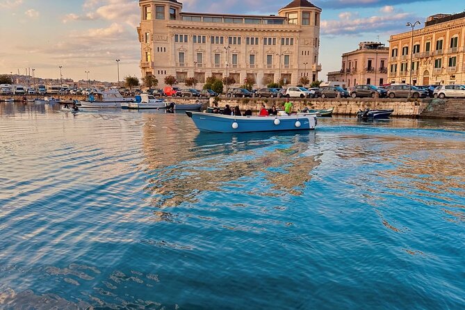 Syracuse: Boat tour with Aperitif 2 hours - Who this sunset boat aperitif suits best