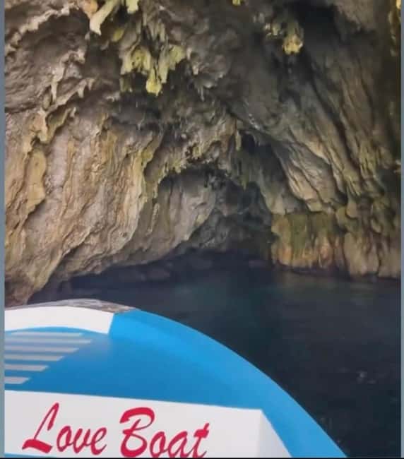 Syracuse: Magical Tour around the Island of Ortigia and sea caves - Syracuse Ortigia boat tour: Love Boat comfort on a fast loop