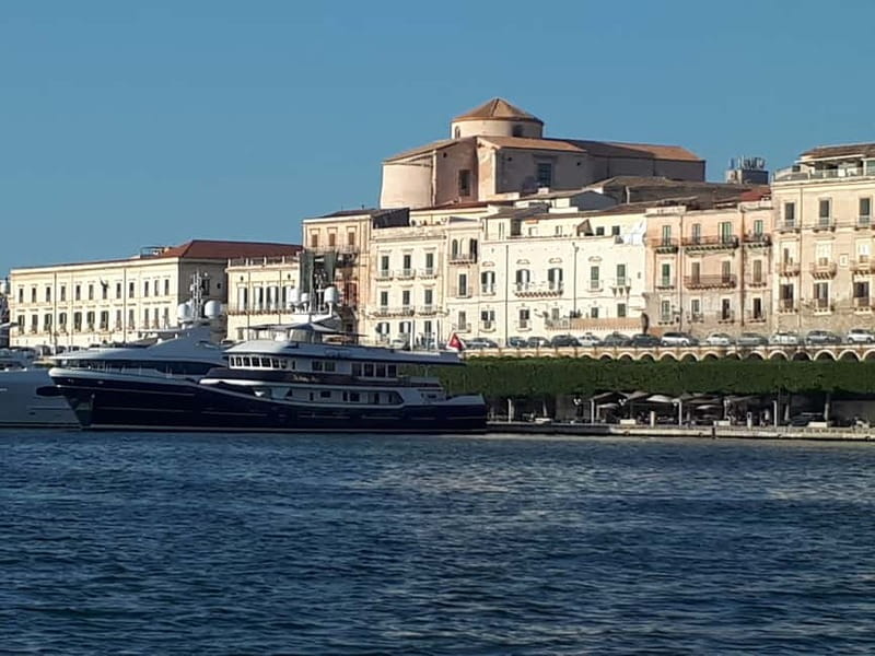 Syracuse: Ortigia and Neapolis Guided Walking Tour - The guides: energy, interaction, and real answers