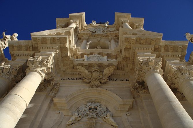 Syracuse, Ortigia & Noto - The snack-and-lunch choice: Sicilian hot table plus Etna wine