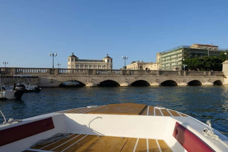 Syracuse: Ortigia & Sea Caves Boat Tour with Local Skipper - Why this 1h10 Ortigia route is such a smart use of your time