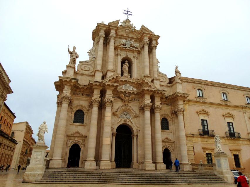 Syracuse: Ortygia & Neapolis Archaeological Park Guided Tour - Fonte Aretusa and the Ortigia waterfront: sea views with a twist