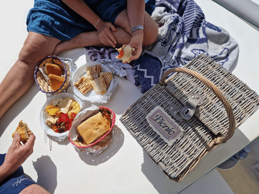 Syracuse: Picnic boat tour of Pillirina, Ortigia & sea caves - Music playlists vs. sea silence: choose your mood