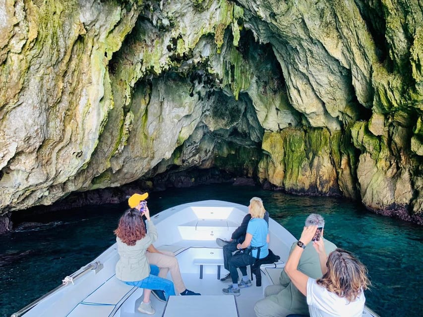 Syracuse: Private boat tour of Ortigia and sea caves - Umbertine bridge, Maniace Castle, and Fonte Aretusa by sea level