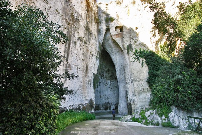 Syracuse Private Shore Excursion: Archaeological Park and Ortigia - A Private Syracuse Day Starts at the Port Gate