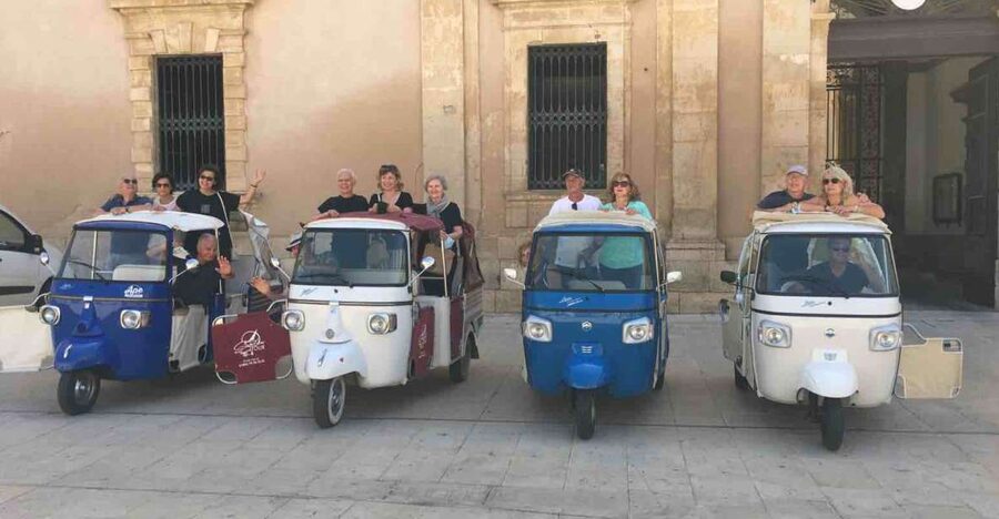 Syracuse: Private Tour of Ortygia on a Tuk Tuk - Piazza Duomo: the big square and your choose-your-own-cathedral moment