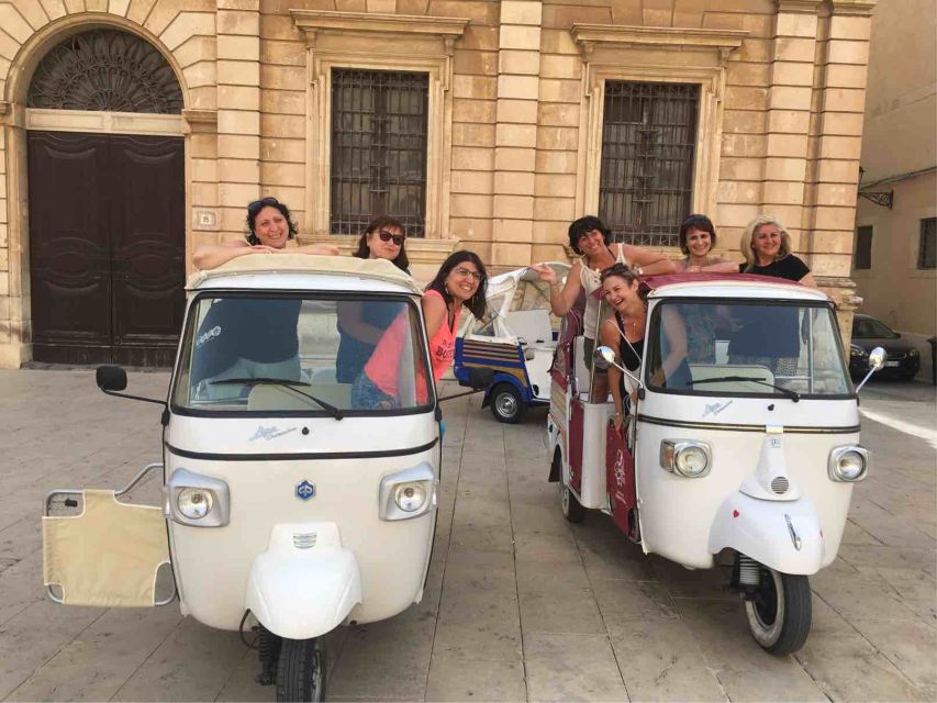 Syracuse: Private Tour of Ortygia on a Tuk Tuk - Fonte Aretusa: a calm pause where sea meets freshwater
