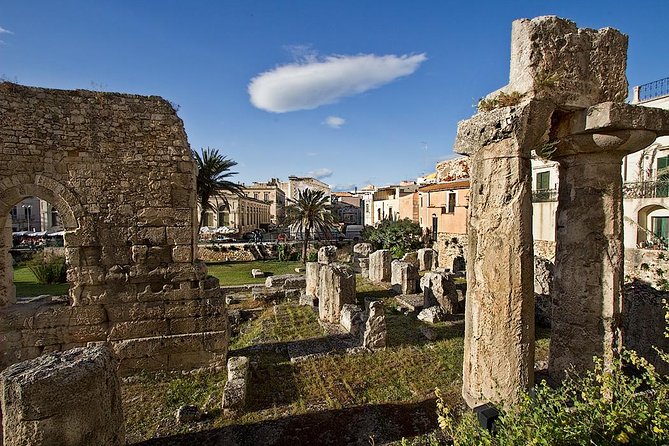 Syracuse Private Walking Tour with Traditional Lunch and Wine - Cathedral Square and the baroque core of Syracuse