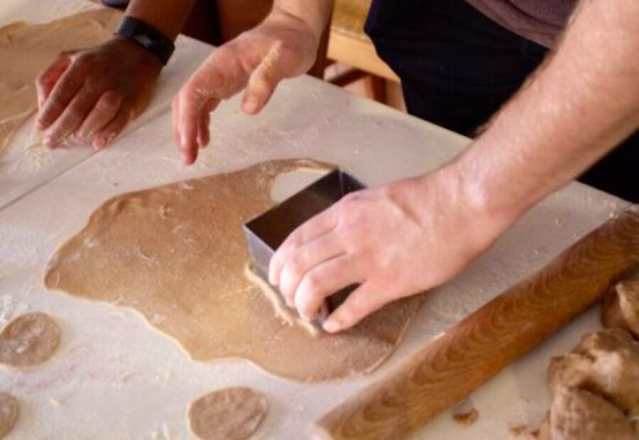 Syracuse: Sicilian Street Food Hands-On Cooking Class - Chef Ettore’s teaching style (and why it keeps rating at 4.9)