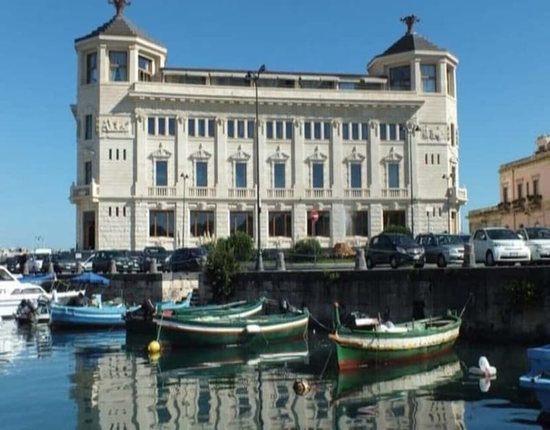 Syracuse: Sunset cruise including aperitif and swim stop - Who this cruise suits best (and who should pass)