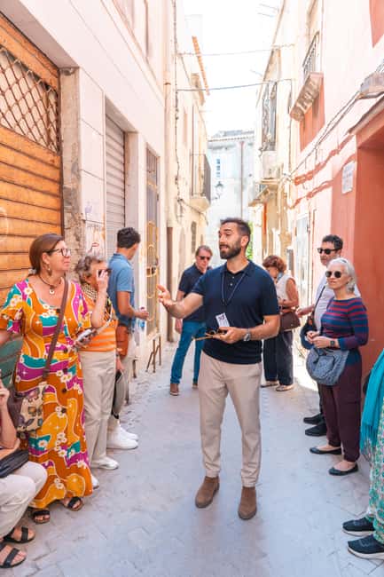 Syracuse: The Street Food Tour in Ortigia with a Local Guide - Arancini at the bakery that works before the city wakes
