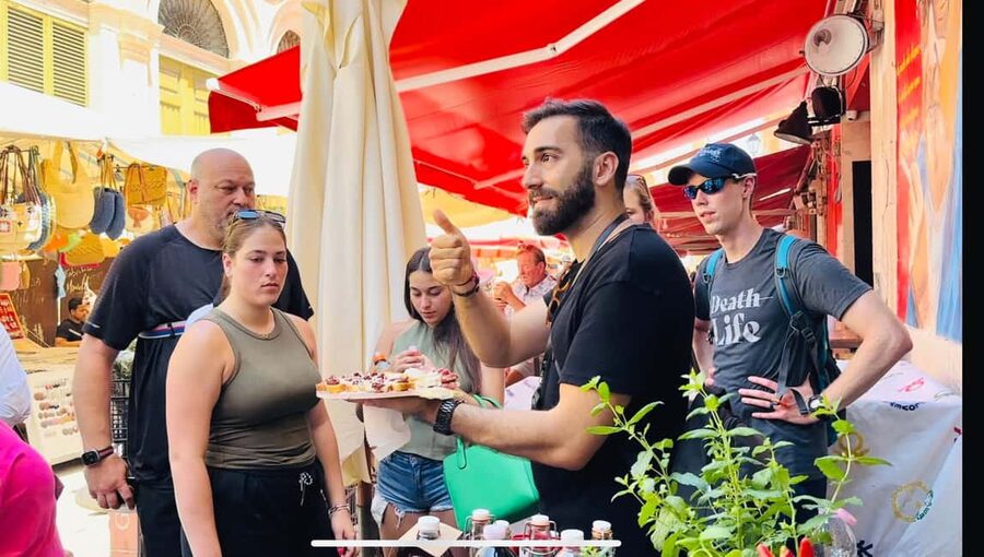 Syracuse: The Street Food Tour in Ortigia with a Local Guide - Giudecca lanes and the Jewish Quarter walk with real context