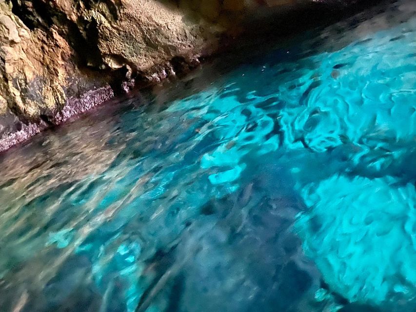 Syracuse: Tour of Ortigia Island & Caves with Local Skipper - Grotta del Corallo and the Sea-Cave Passing Moments