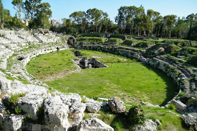 Syracuse: tour of the Neapolis Archaeological Park (max 6 guests) - 90 minutes, four monuments, and time for your questions