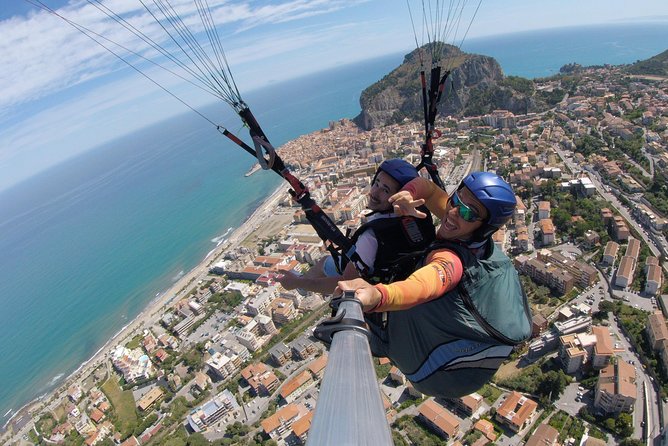 Tandem Paragliding Flight in Cefalù - Safety and pilot professionalism: what the details signal