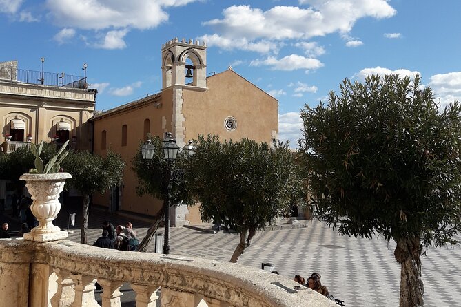 Taormina: A Self-Guided Audio Tour of Sicily’s Hilltop Town - Piazza IX Aprile: the panorama you’ll want to linger for