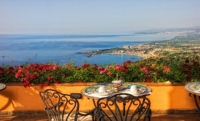 Taormina and Castelmola private and guided tour with Arancino - Corso Umberto and Taormina’s sights you’ll actually remember