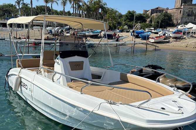 Taormina boat tour - Onboard comfort and the reality of what’s provided