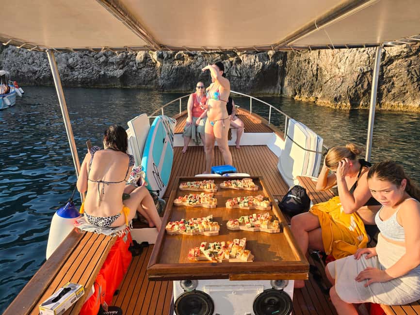 Taormina: Boat Tour with Sicilian Wine Tasting - Practical tips: what to bring and how not to miss the boat