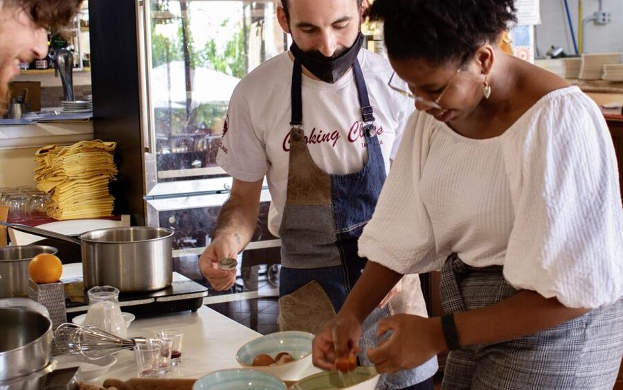 Taormina: Cannolo Cooking Class with Completion Certificate - Who should book this Taormina cannolo cooking class