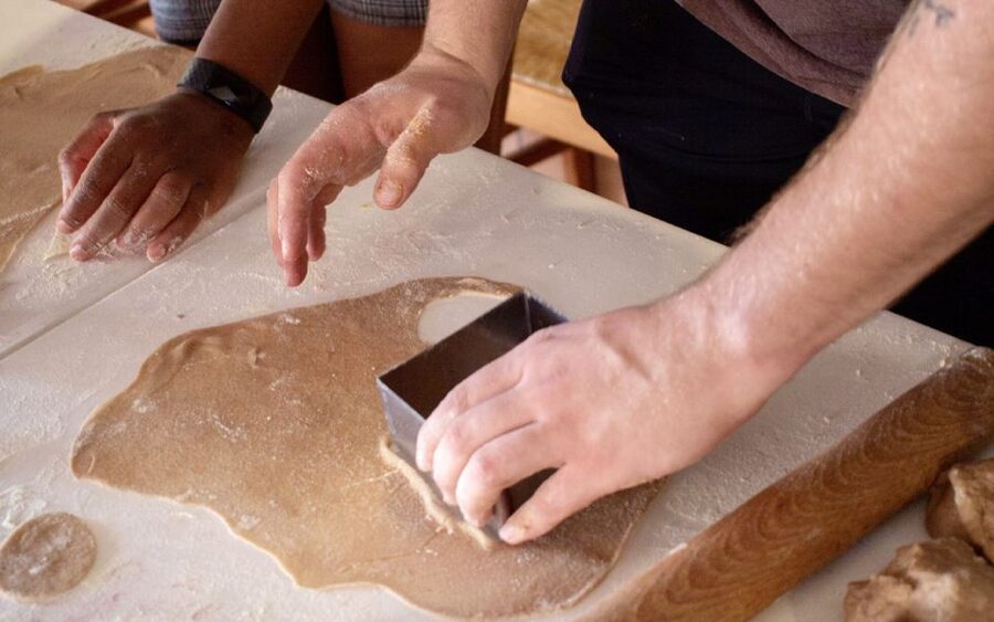 Taormina: Cannolo Cooking Class with Completion Certificate - Meeting by Porta Messina Arch: quick setup, easy to find
